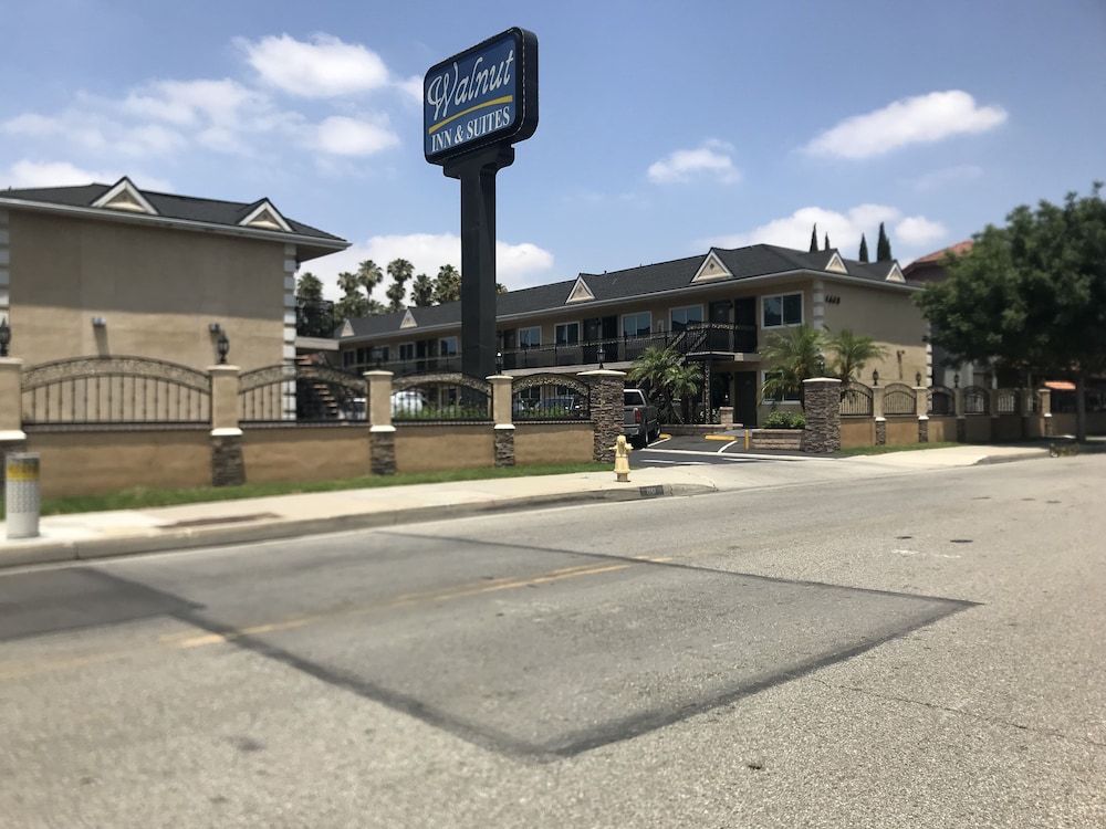 Walnut Inn & Suites 31/44