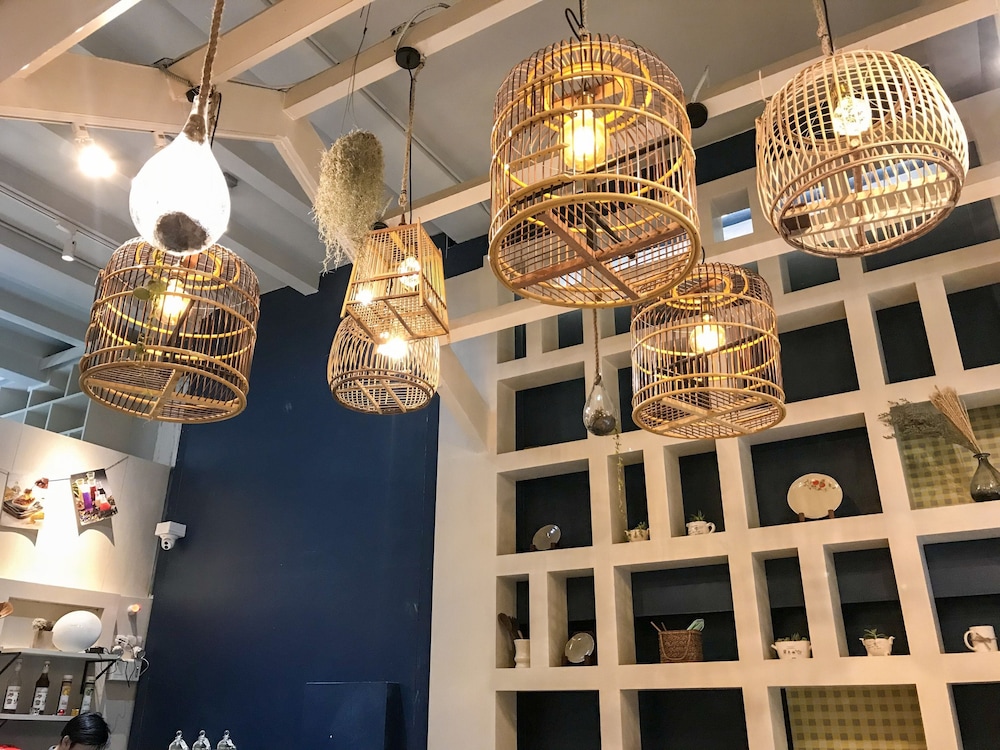 Kinnon Deluxe Hostel Coworking Cafe 39/44