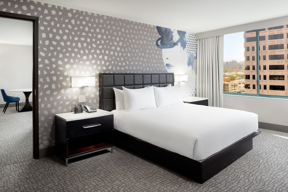 Hilton Woodland Hills Los Angeles 14/67