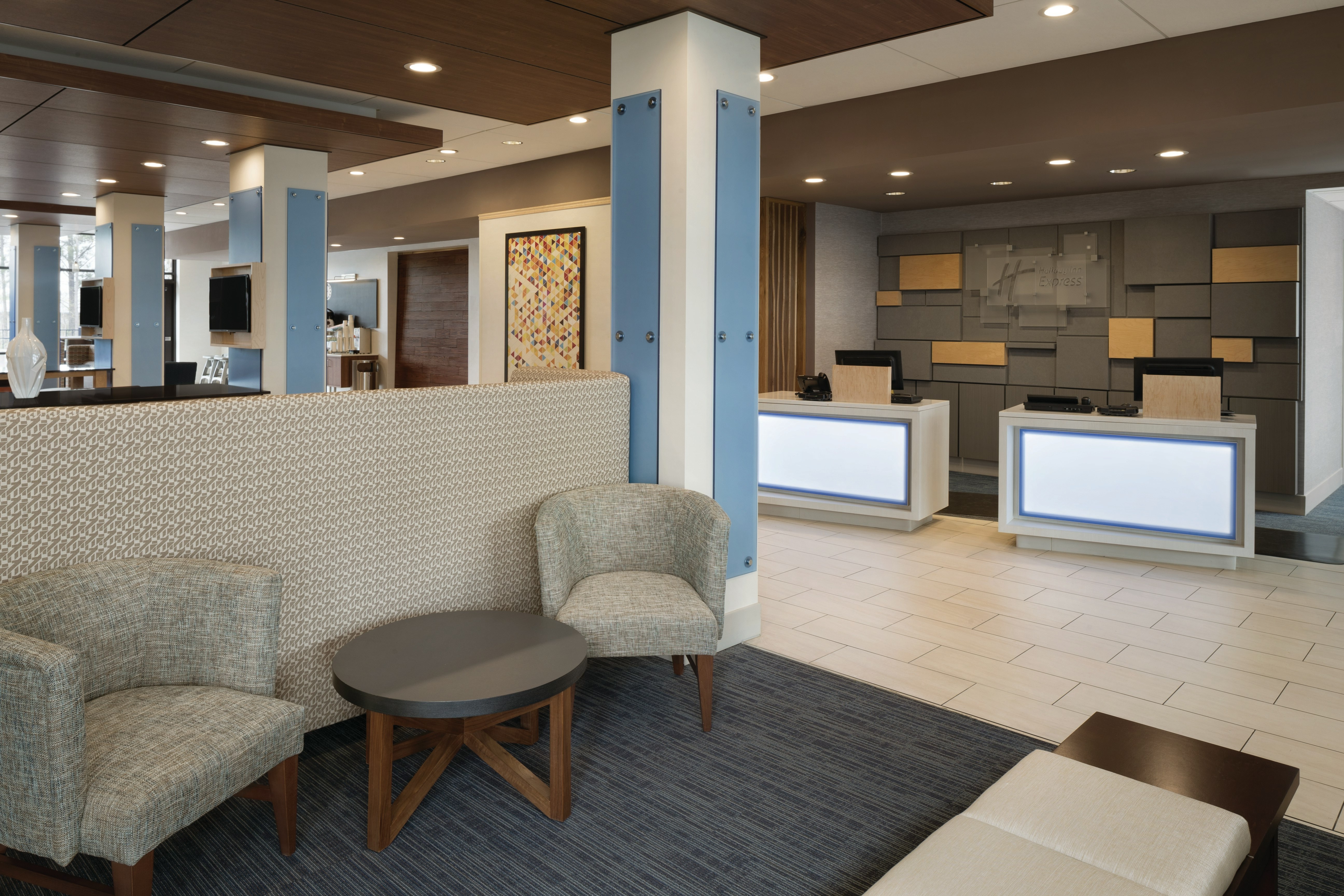 Holiday Inn Express Knoxville Strawberry Plains 10/50