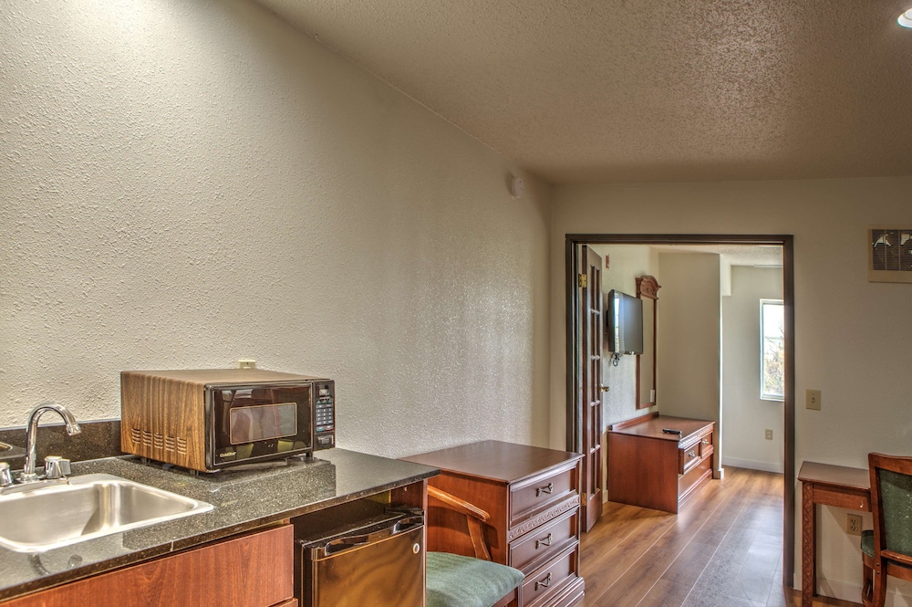 Motel6 Dallas, TX - Northwest 50/50
