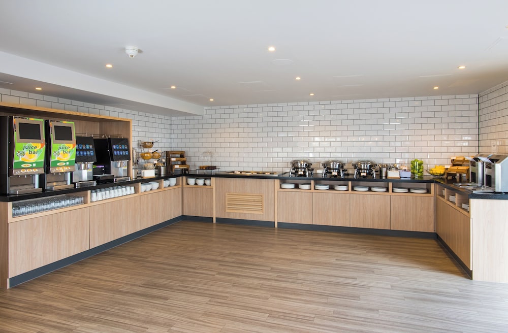 Holiday Inn Express Southampton West 6/64