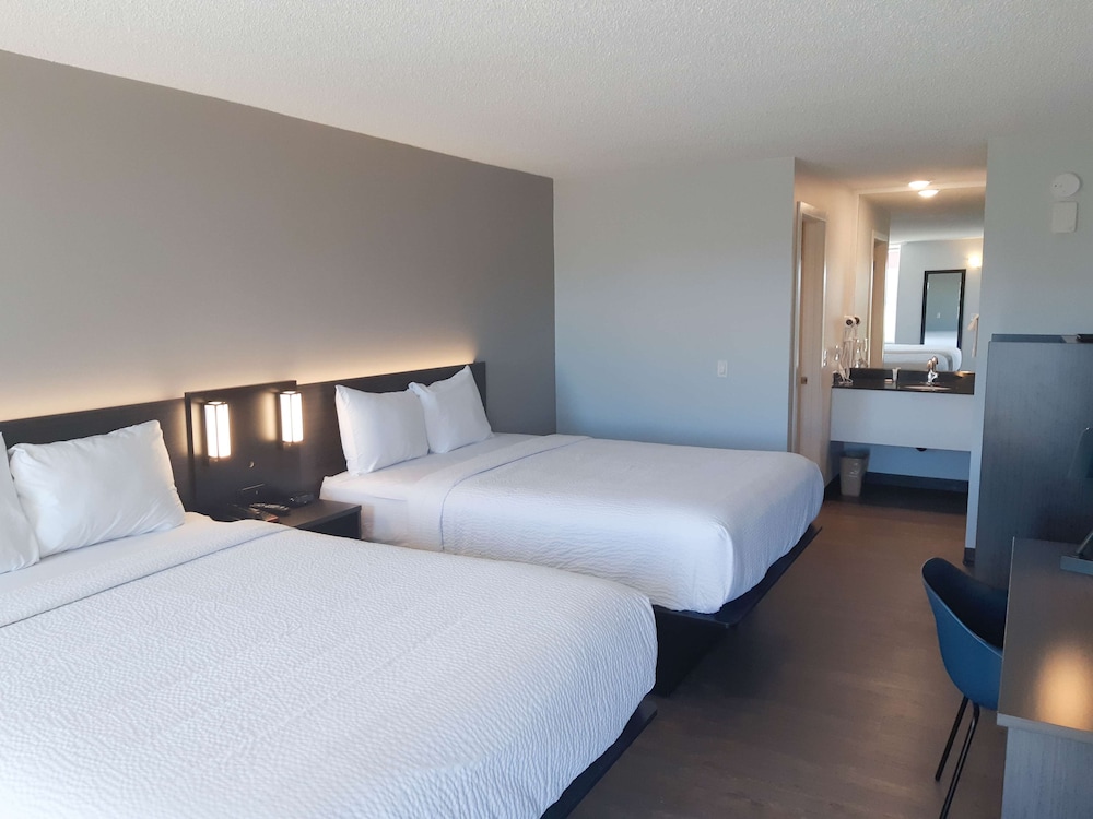 Motel6 Brooks, AB 19/43