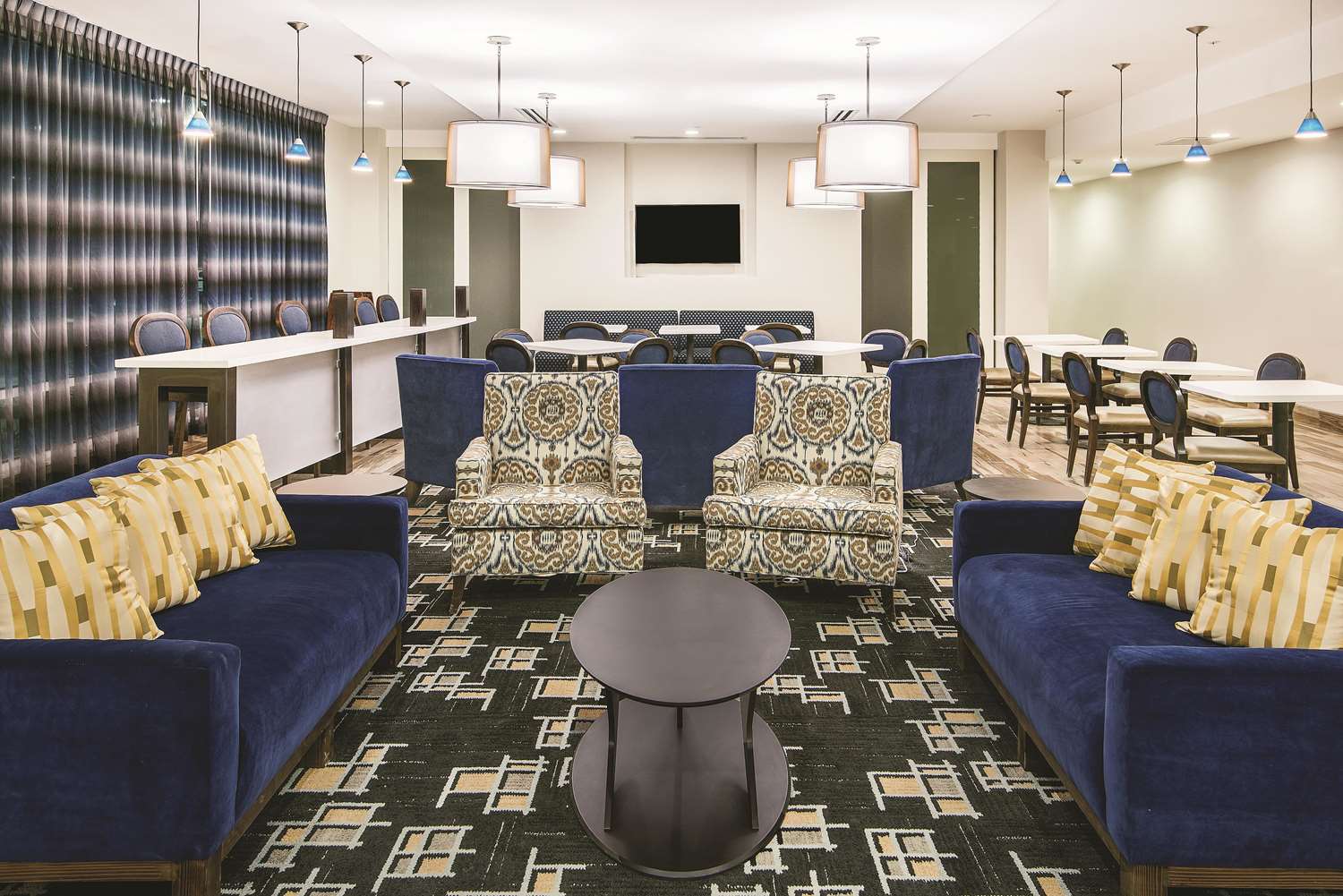 La Quinta Inn and Suites by Wyndham Karnes City - Kenedy 45/58
