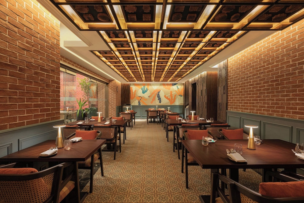 Oakwood Premier Prestige Ub City Bangaluru 47/55