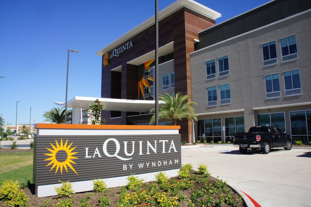 La Quinta Inn & Suites by Wyndham Texas City I 45 9/59