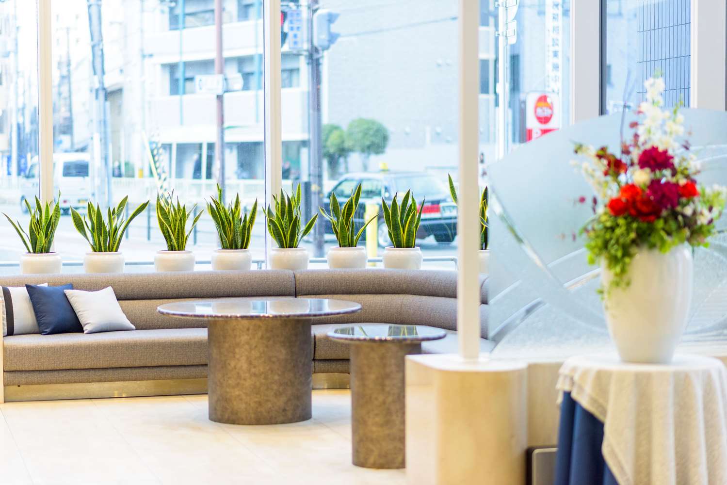 Surestay Plus Hotel By Best Western Shin-Osaka 40/45