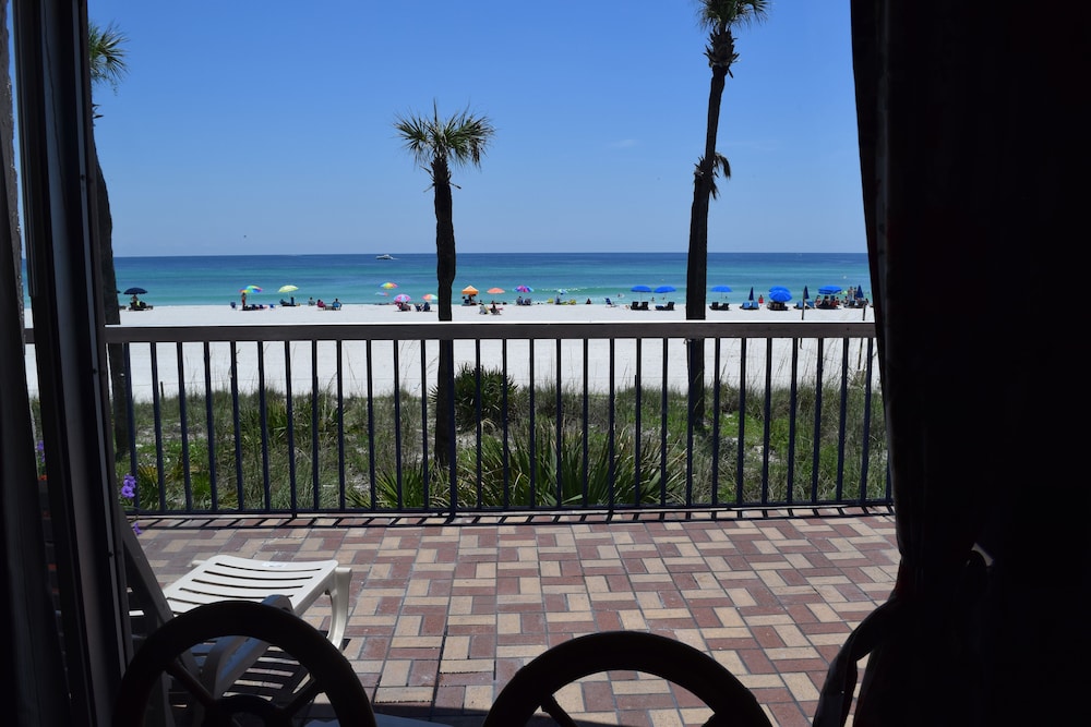 Days Inn By Wyndham Panama City Beach/Ocean Front 39/53
