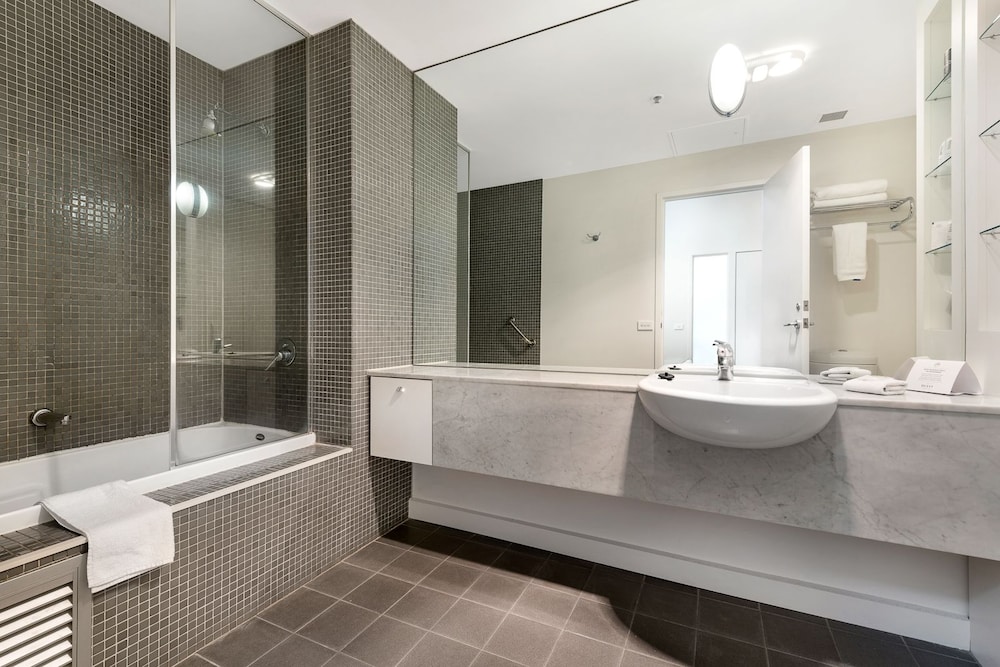 Melbourne CBD Central Apartment Hotel 36/37