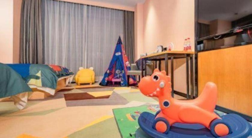 Chonpines Hotel (Guangzhou Rongchuang Wenlvcheng) 52/56