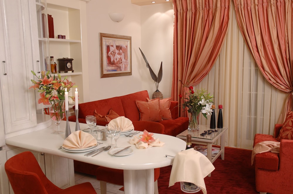 Strass Hotel 26/39
