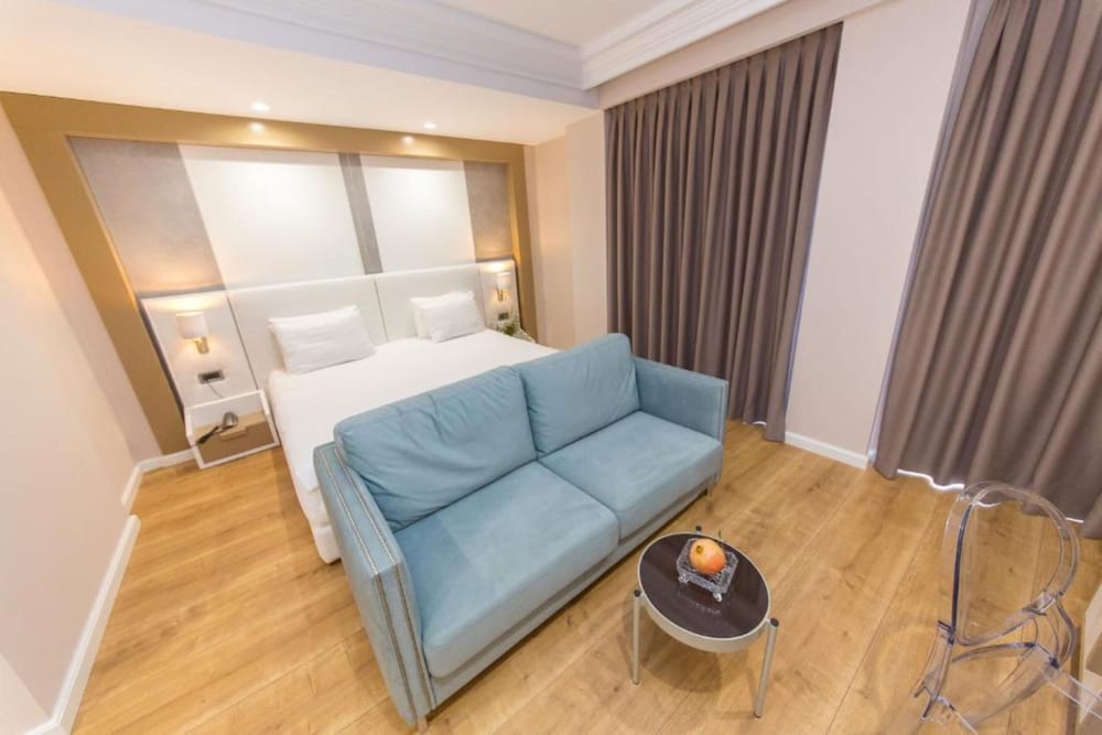 Room at Brilant Hotel, SARANDE