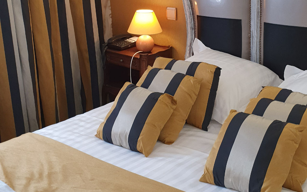 HOSTELLERIE DU GRAND SULLY 13/17