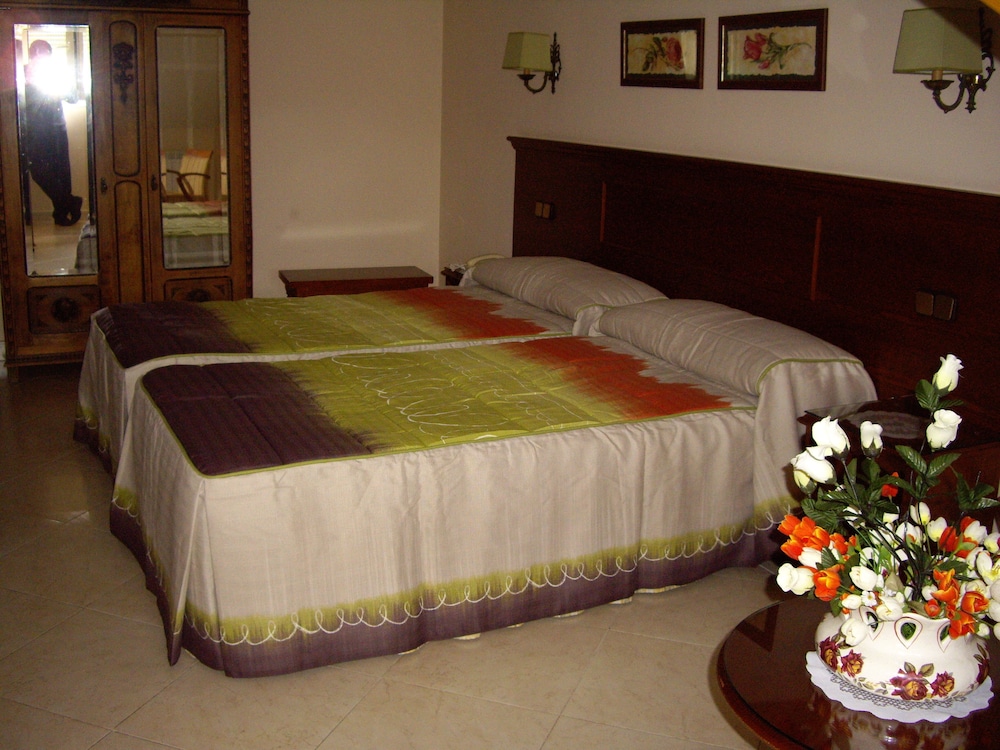 HOSTAL SIETE PICOS 11/46