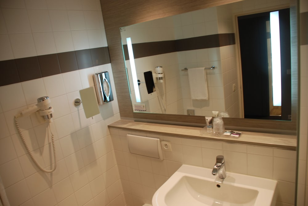Mercure Le Mans Batignolles 68/68