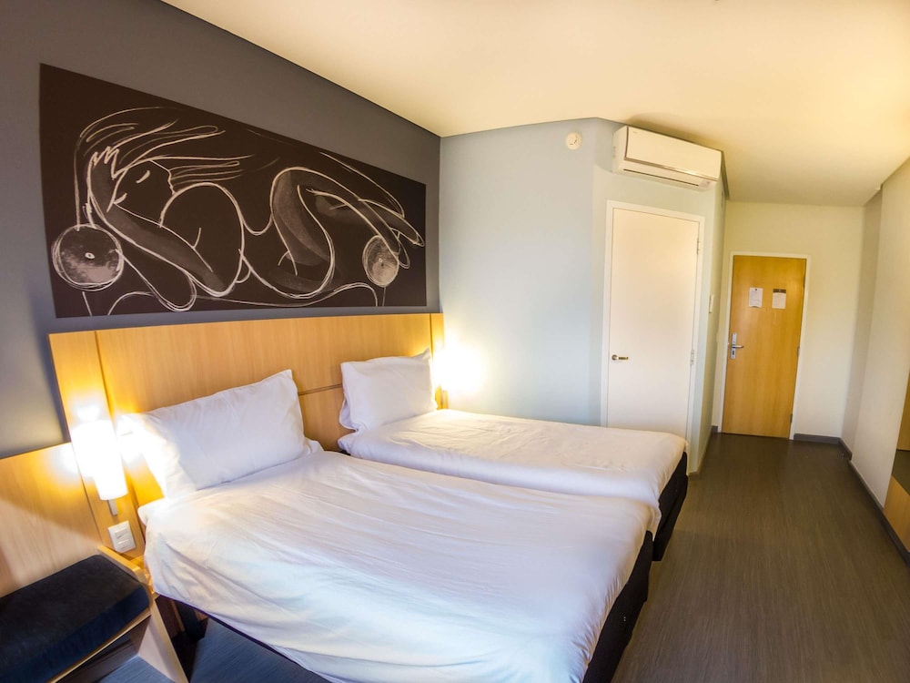 Ibis Imperatriz 15/70