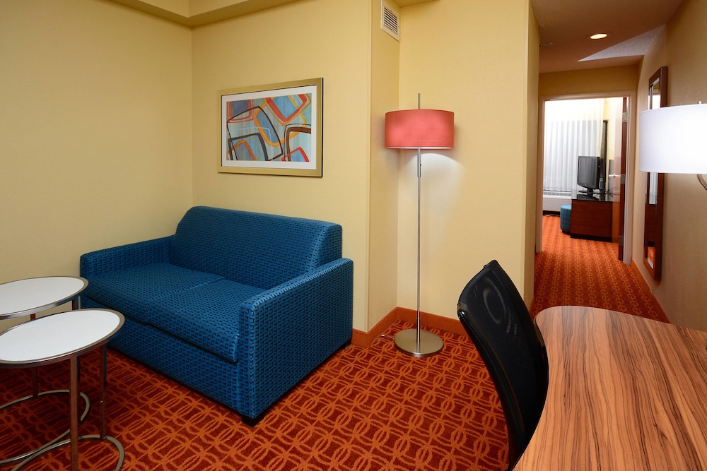 Fairfield Inn And Suites Winston Salem Hanes Mall 40/71