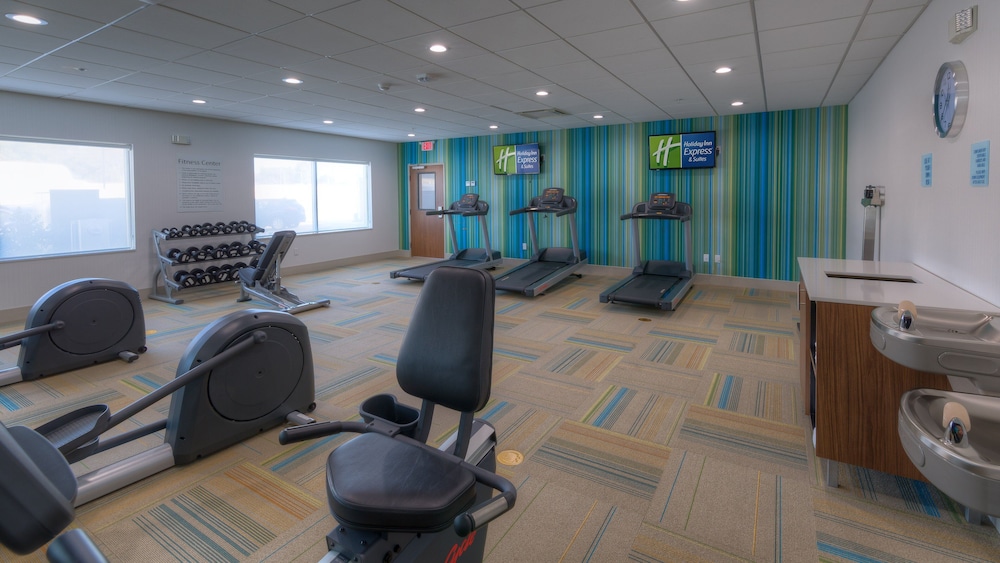 Holiday Inn Express Suites Tulsa Midtown 38/68