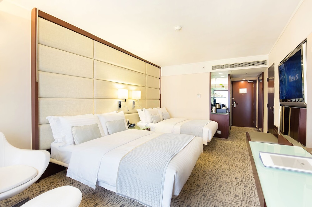 Regal Kowloon Hotel 15/50