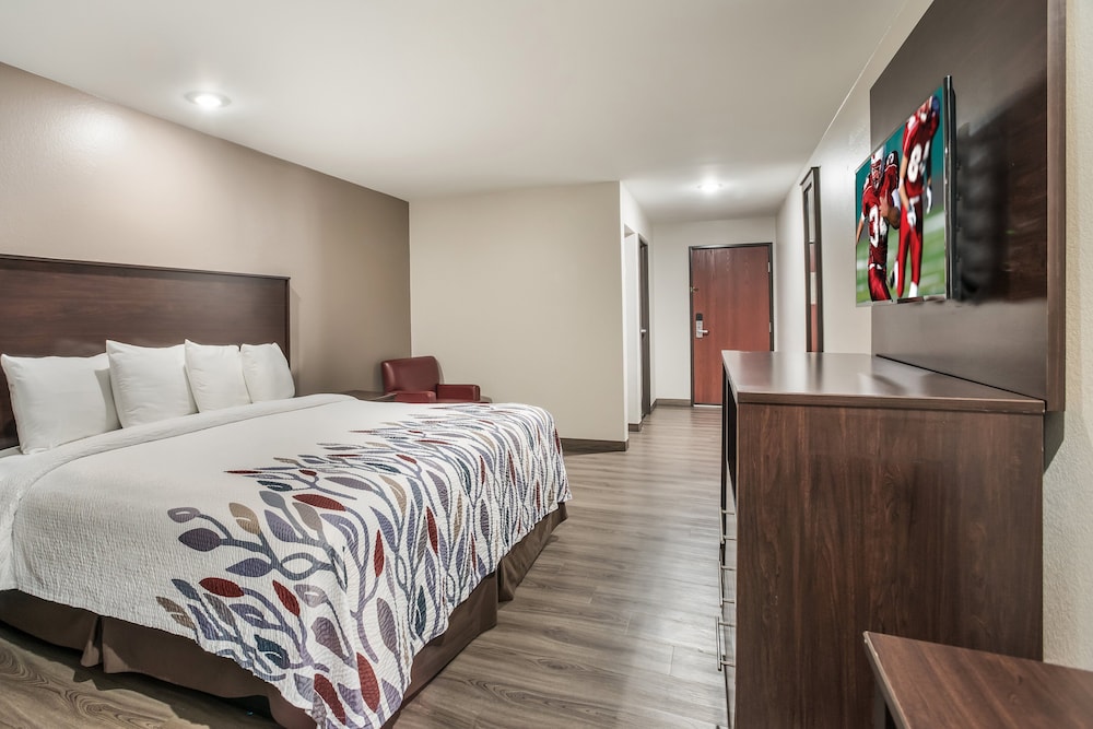 Red Roof Inn & Suites Lake Charles 18/43
