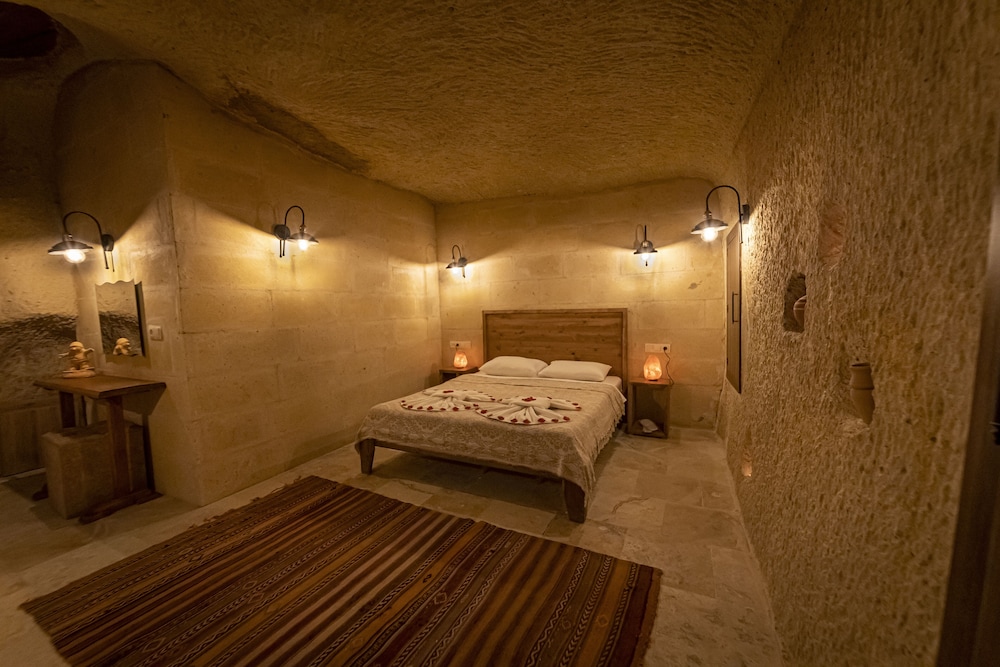 Feris Cave Hotel 25/50