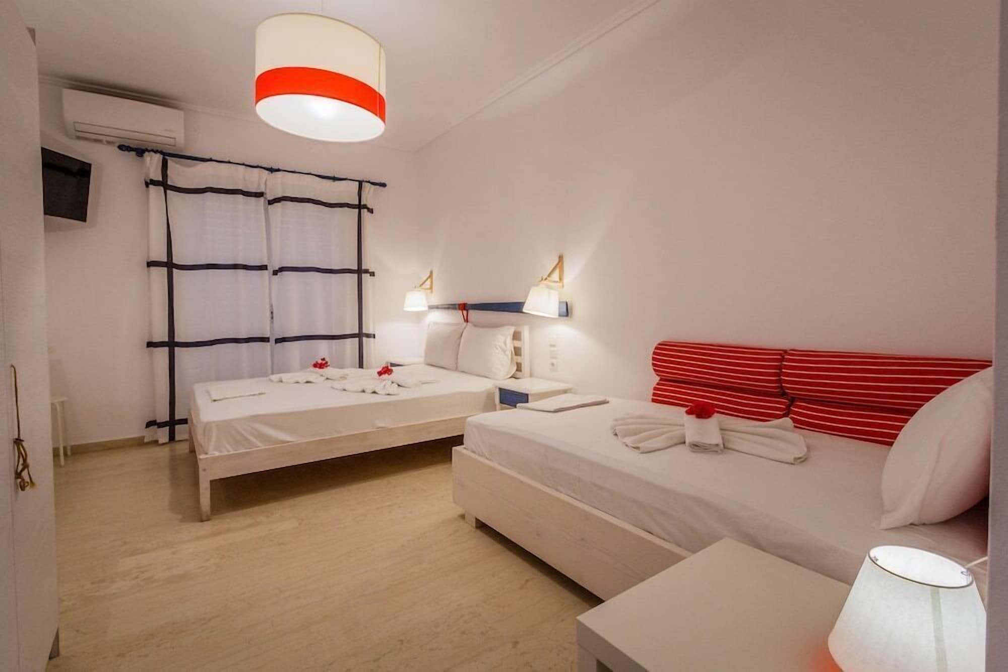 Studio, 1 Double and 1 Single Bed, Balcony, Thetis 5/10