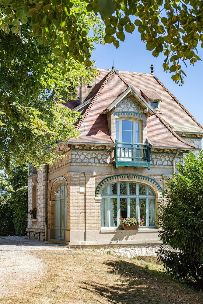 Domaine De La Corniche 72/73
