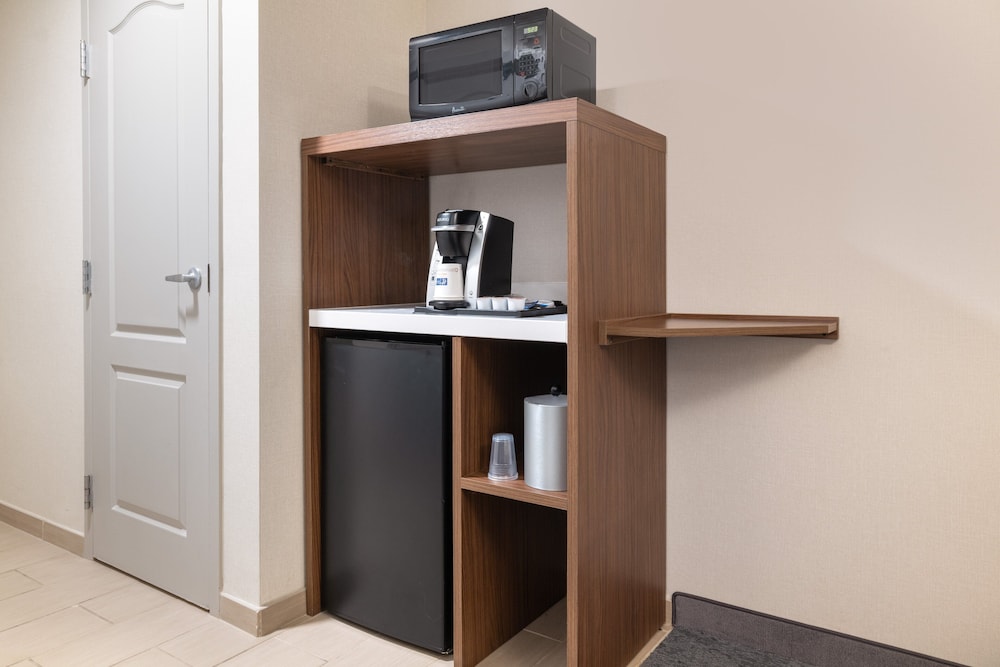 Holiday Inn Express & Suites Boston - Cambridge 20/47