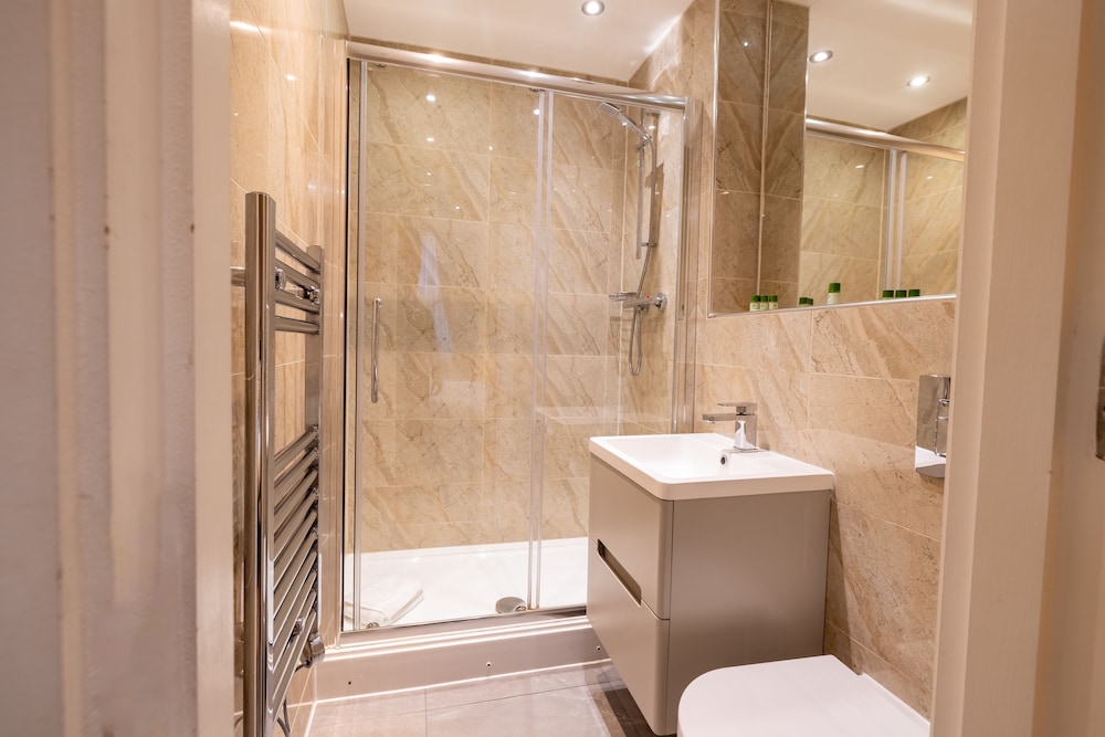 Shoreditch Inn 53/60
