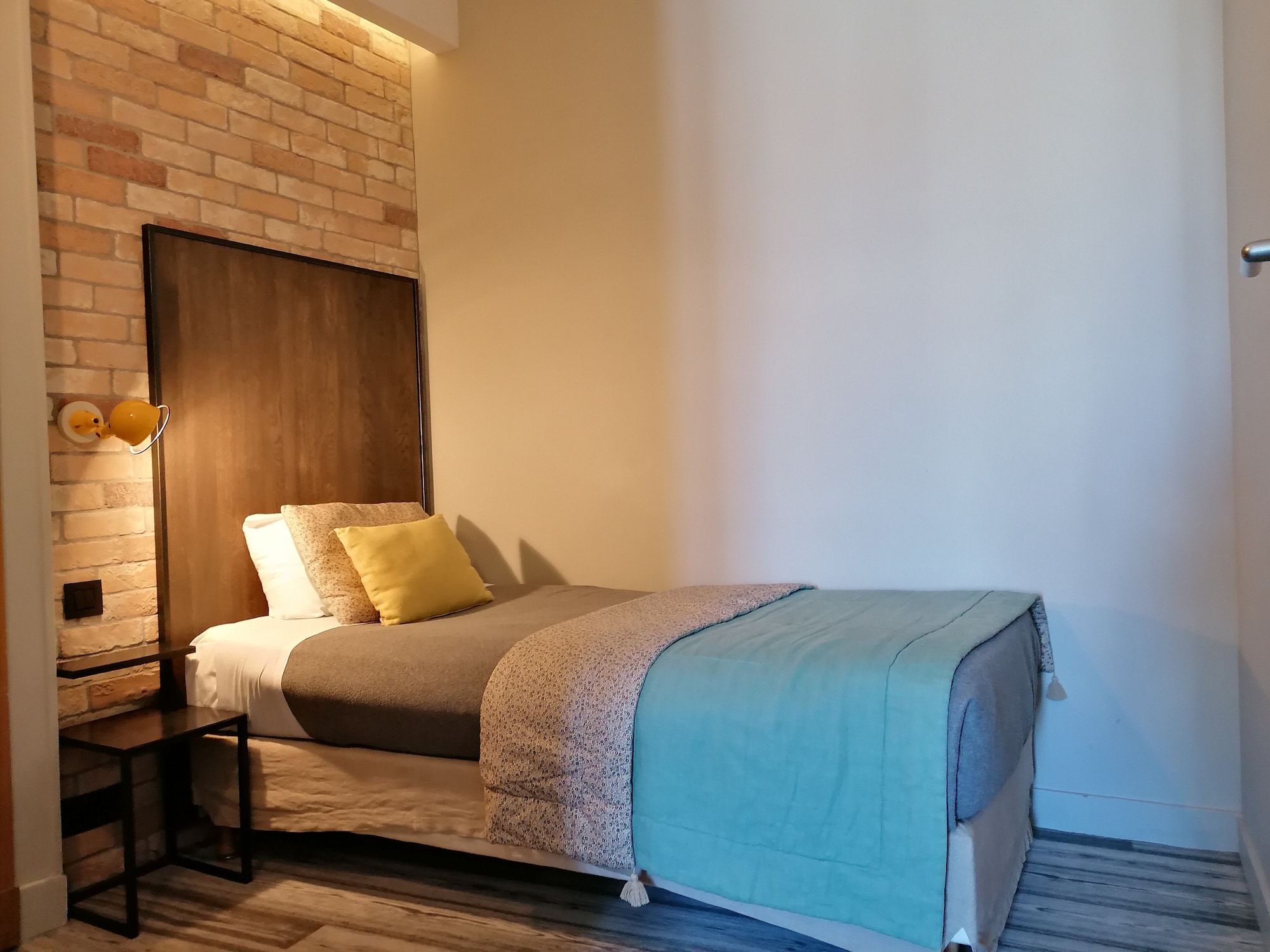 غرفة سوبيريور ثلاثية بسرير مزدوج وسرير فردي، HOTEL MICHELET ODEON 3/6