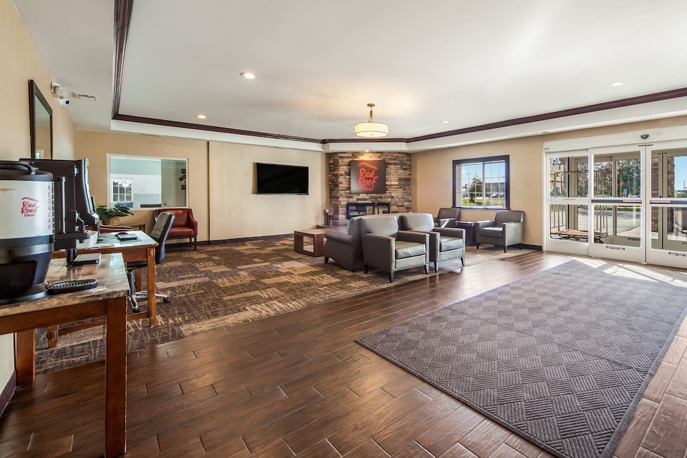 Red Roof Inn & Suites Omaha - Council Bluffs 42/47