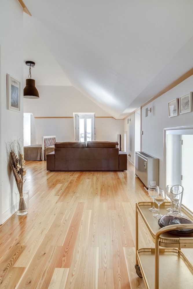 Palacio Camoes Lisbon Serviced Apartments 7/50