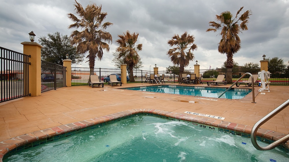 Best Western Bastrop Pines Inn 4/40
