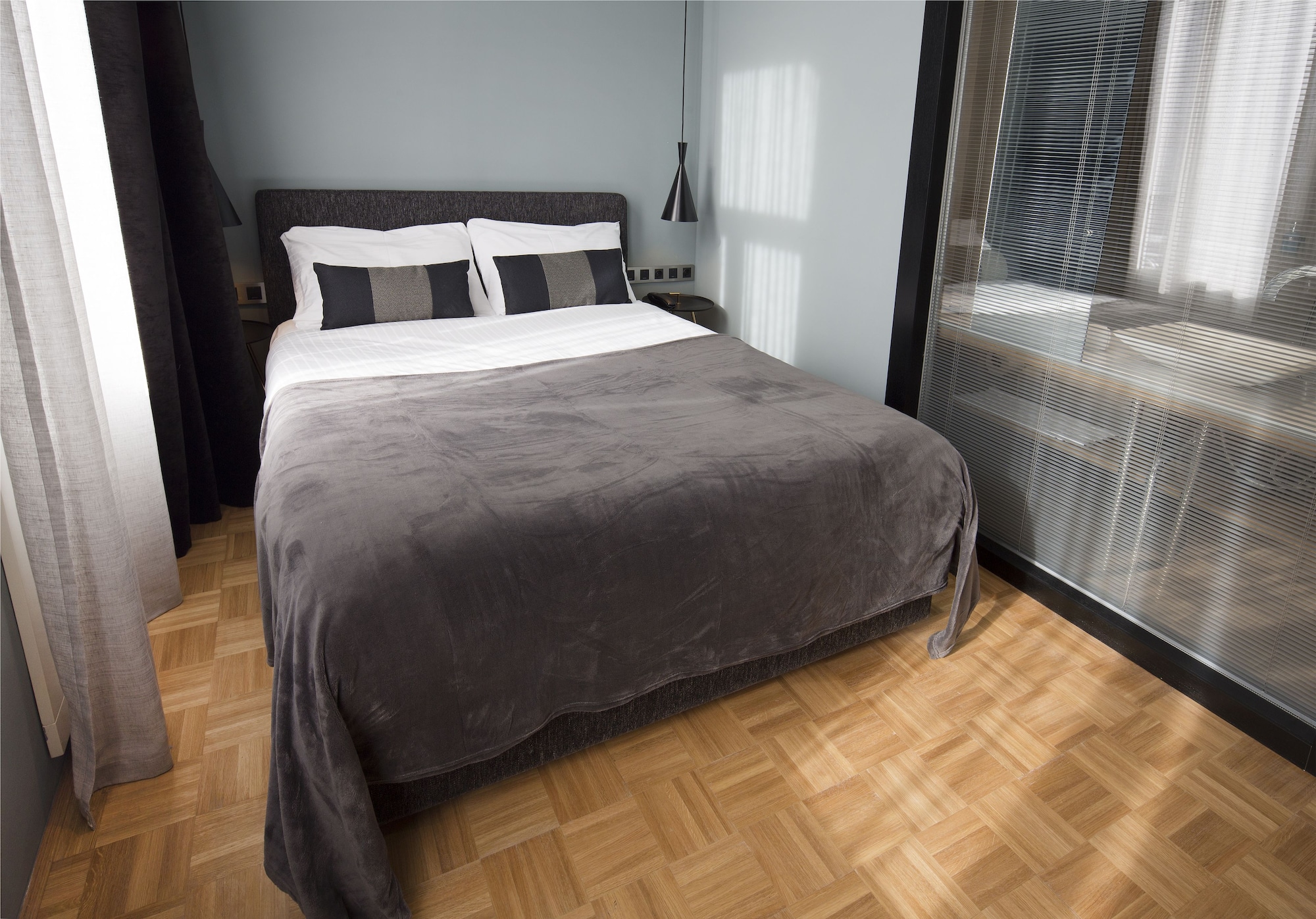 STANDARD, DOUBLE BED