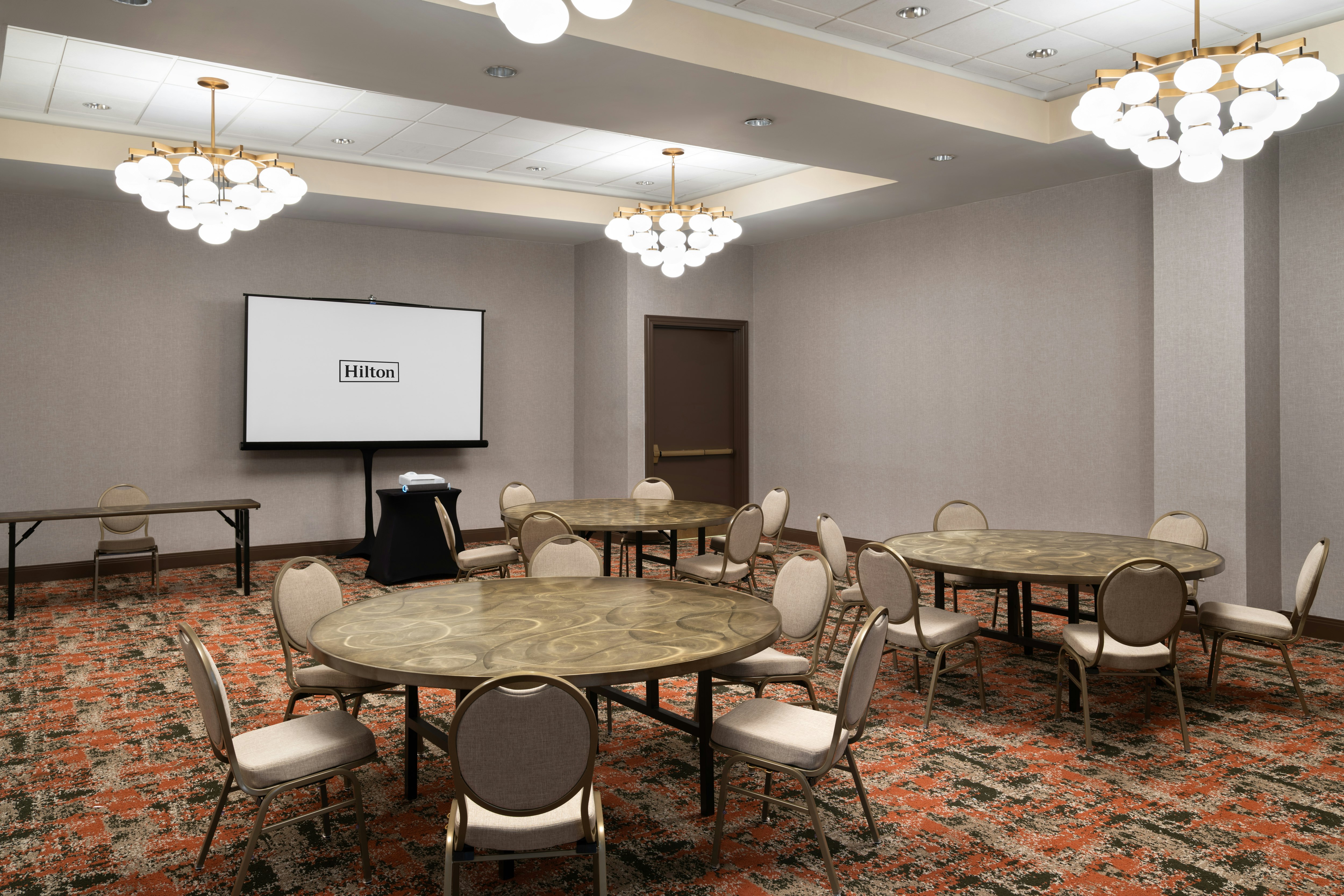 Embassy Suites by Hilton Charleston Airport Hotel and Convention Center 55/67