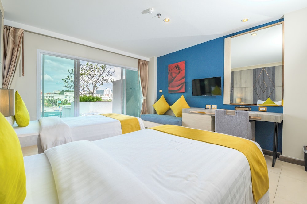 Deluxe Pool Access Room, Andakira Hotel 4/10