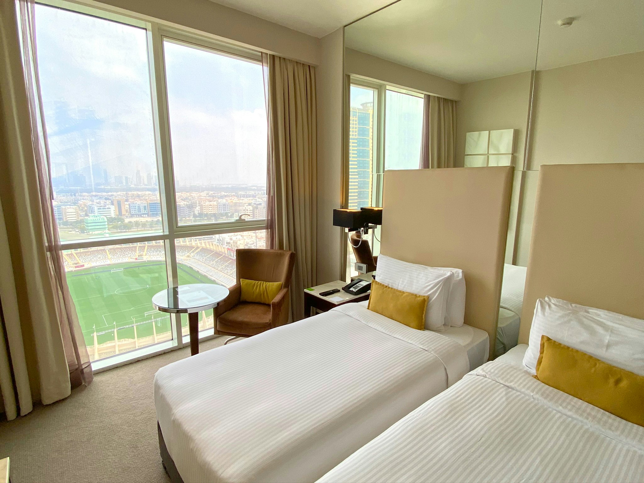 Centro, Twin Beds, Stadium View