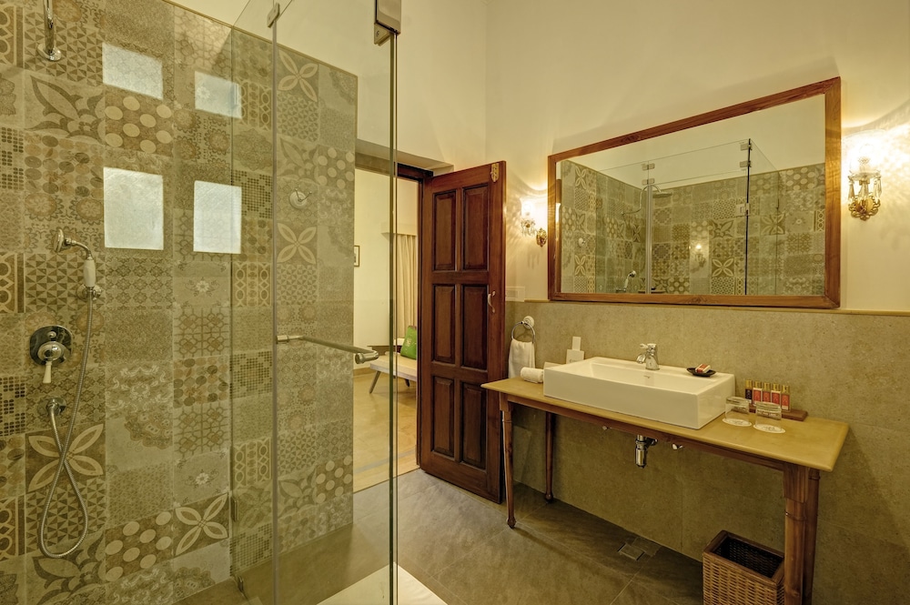 Saraca Hotel Lucknow 40/42