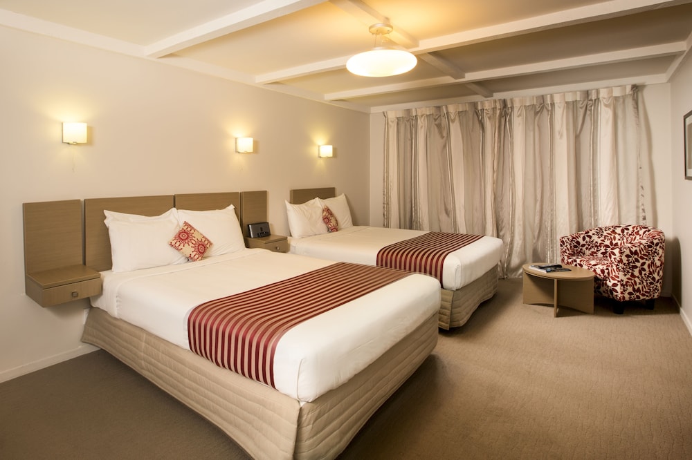 LAKE ROTORUA HOTEL 16/46
