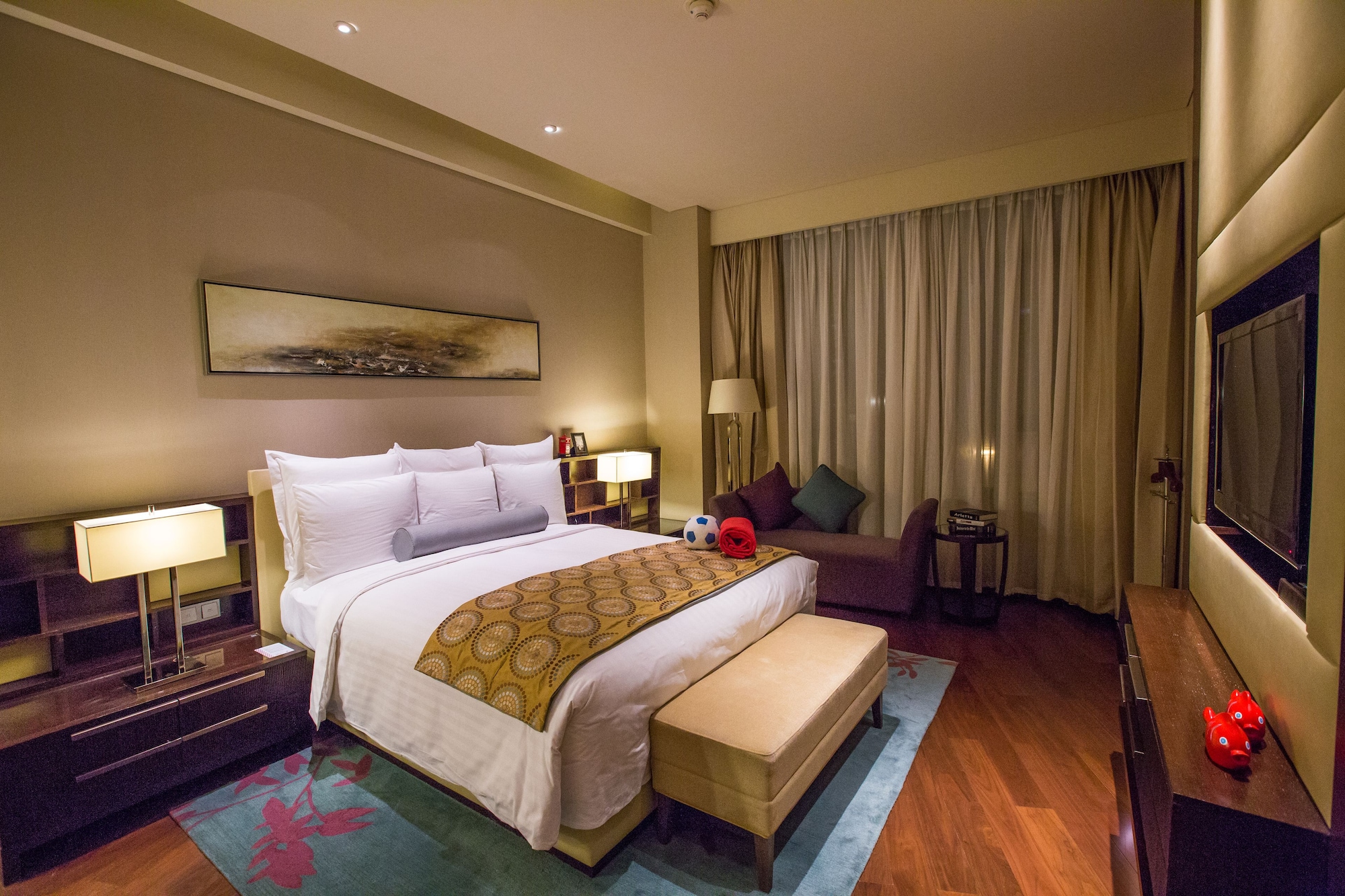 شقة بسريرين مزدوجين بإطلالة على البحيرة بـ3 غرف نوم، The Lakeview Tianjin -- Marriott Executive Apartments 2/3