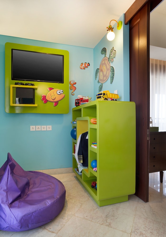 HOLIDAY INN RESORT BALI BENOA 9/79