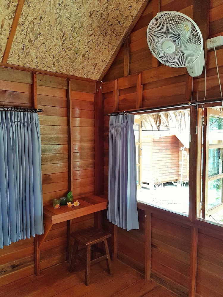 Lipe Beach Resort 28/50