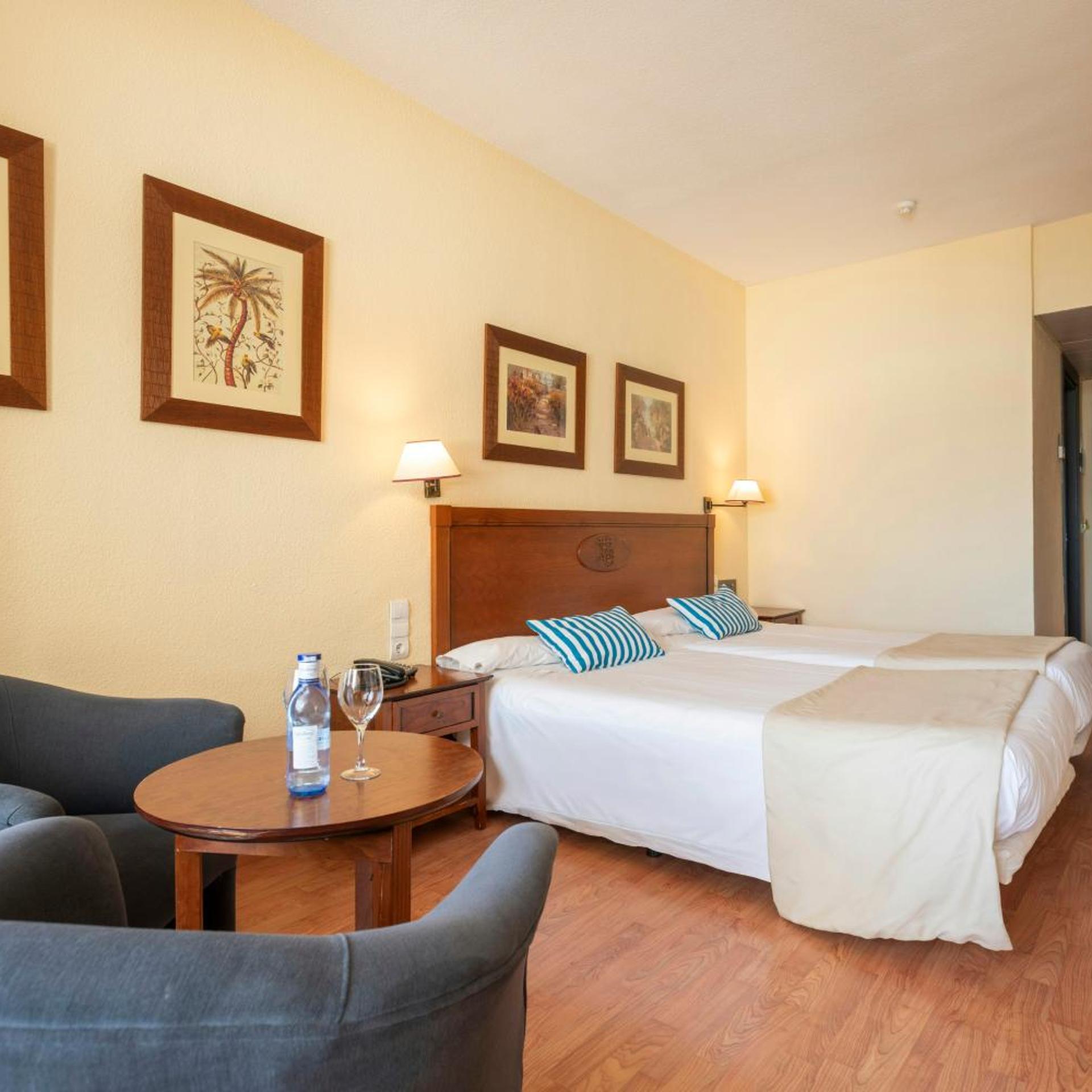 Superior, Triple, Sea View, Leonardo Hotel Torremolinos Costa del Sol 3/5