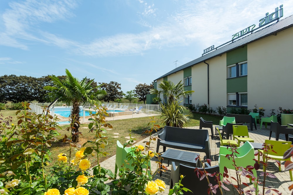 Ibis Styles Bourges 1/48