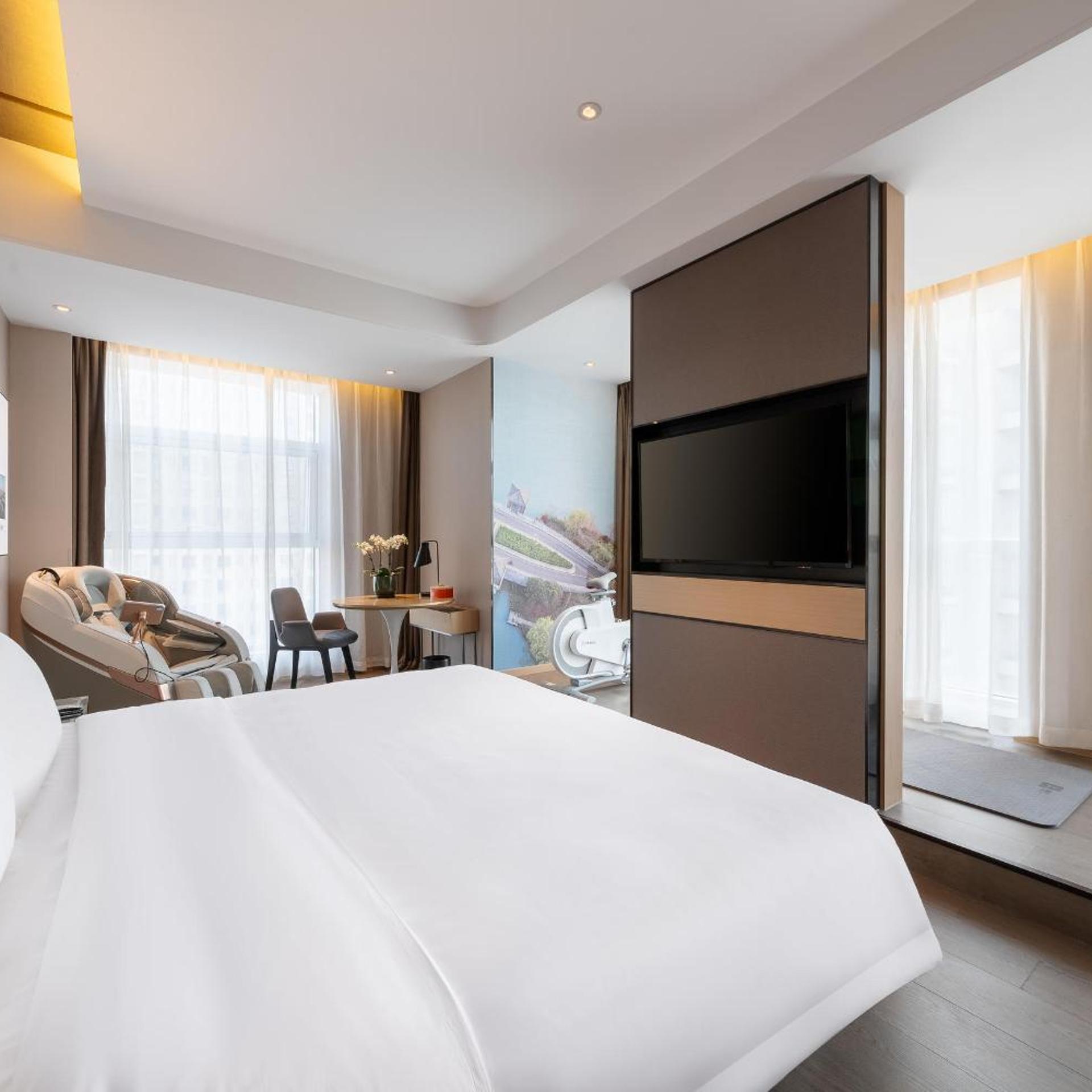 Atour Hotel (Xuzhou Yunlong CBD) 12/26
