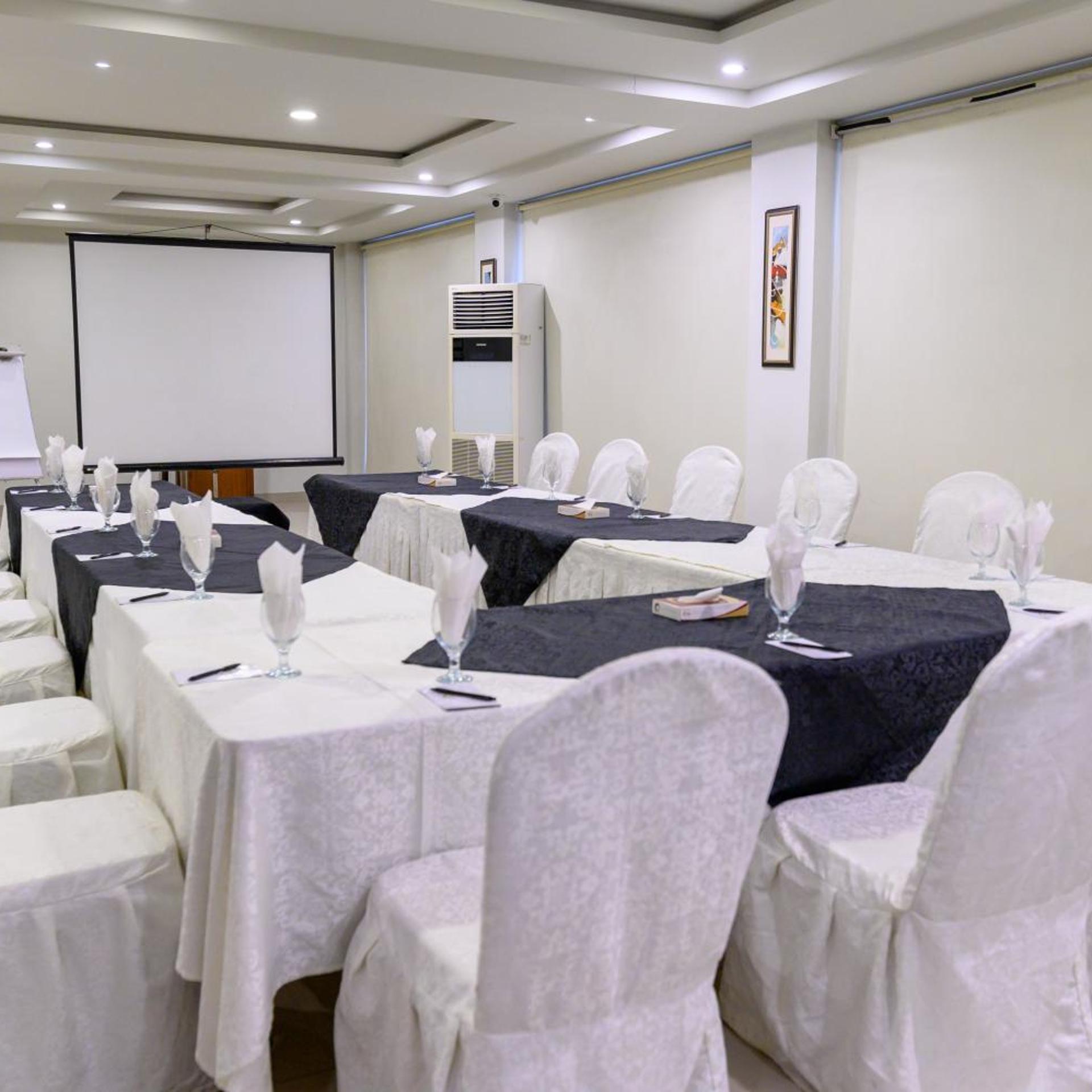 Hotel One Jinnah 37/41
