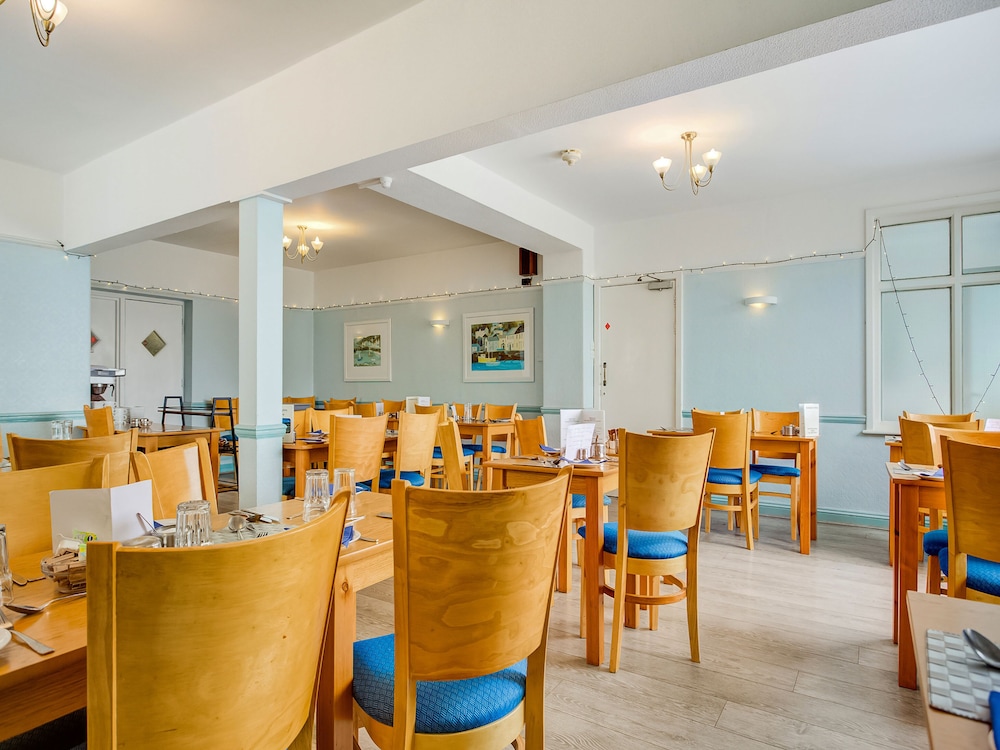 Oyo Godolphin Arms Hotel 60/67