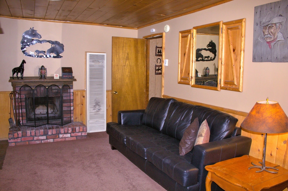Goldmine Lodge 36/50