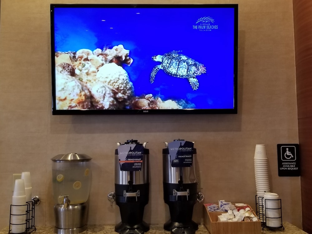 Hawthorn Suites by Wyndham West Palm Beach photo3