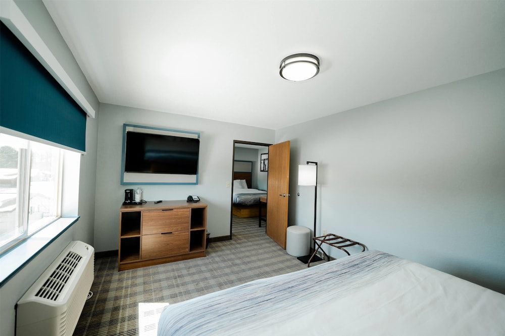 AmericInn by Wyndham Tomahawk 12/50